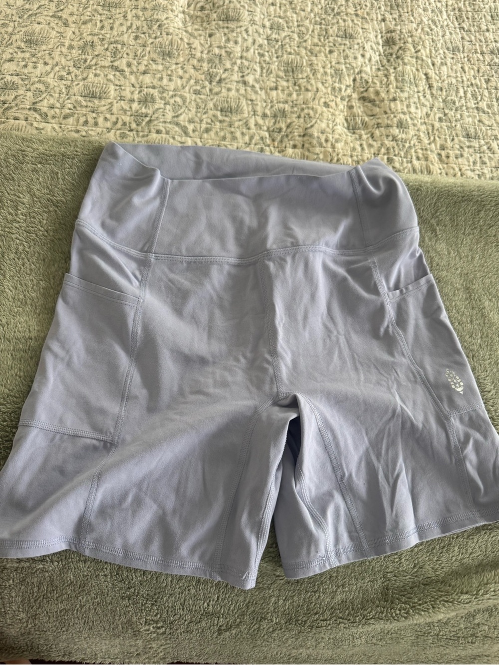 FP movement 6 inch bike shorts with pockets size L
